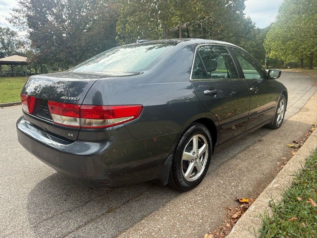2004 Honda Accord Image 9
