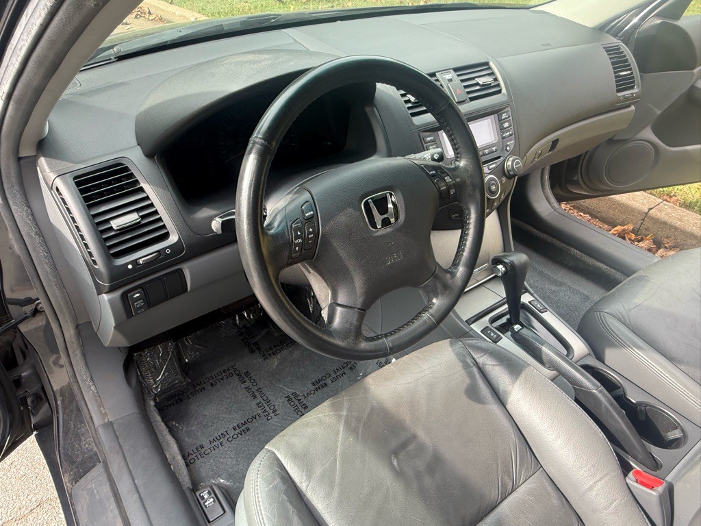 2004 Honda Accord Image 13