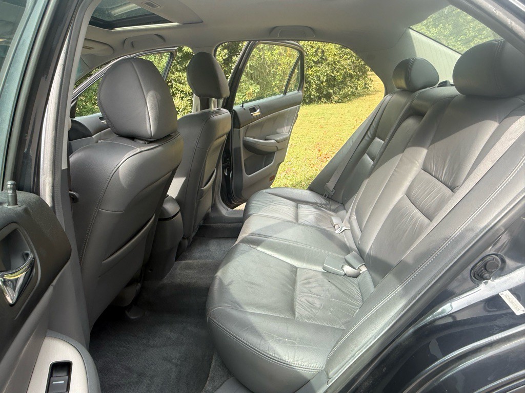 2004 Honda Accord Image 22