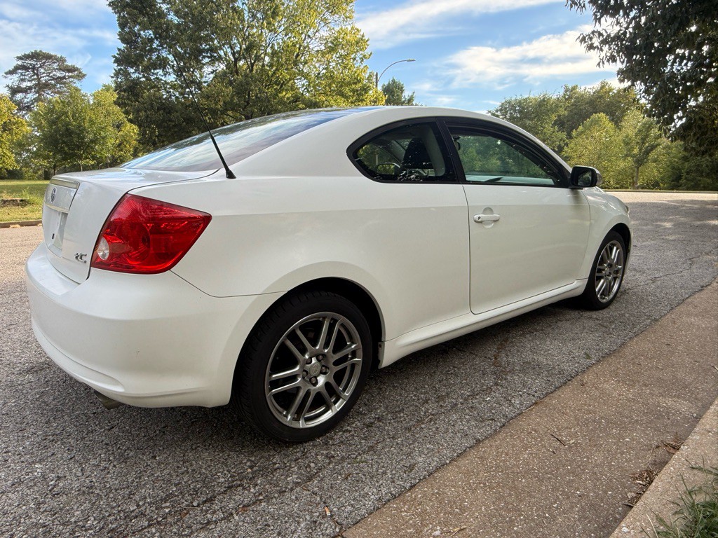 2005 Scion tC Image 9