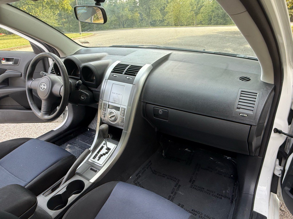 2005 Scion tC Image 15