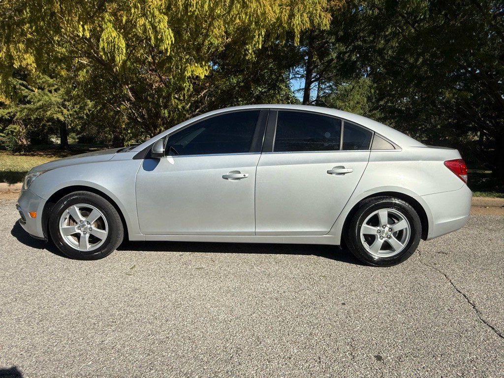 2016 Chevrolet Cruze Image 3