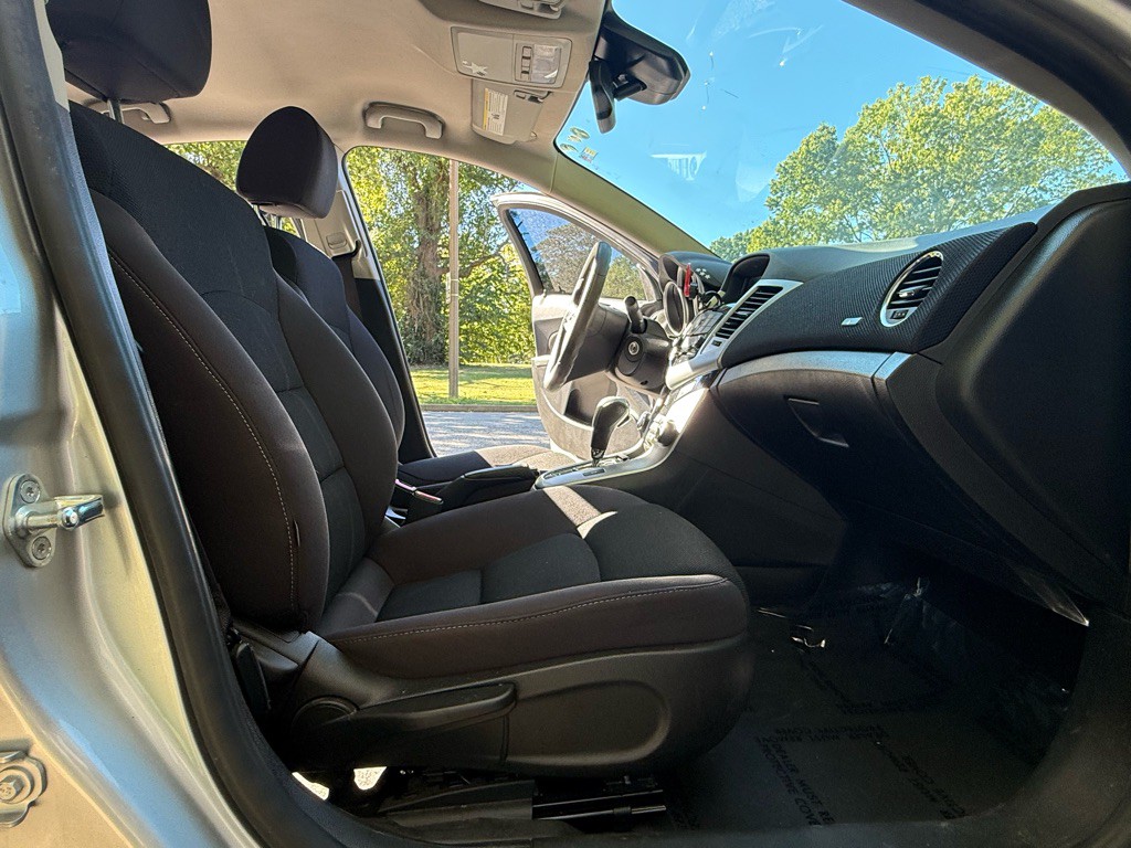 2016 Chevrolet Cruze Image 12