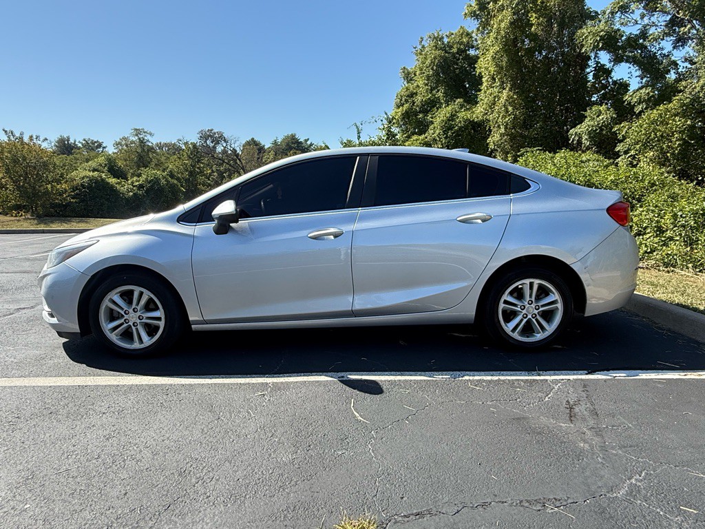 2017 Chevrolet Cruze Image 3