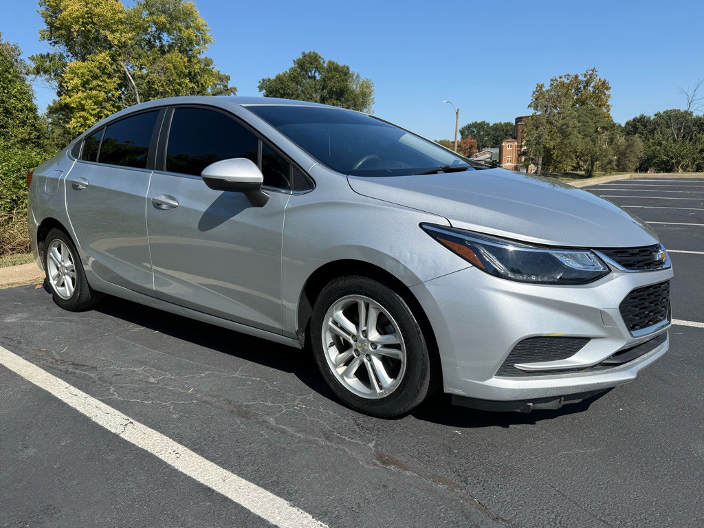 2017 Chevrolet Cruze Image 4