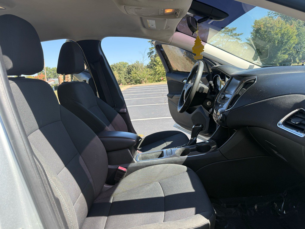 2017 Chevrolet Cruze Image 12