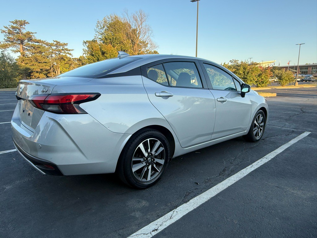 2021 Nissan Versa Image 9