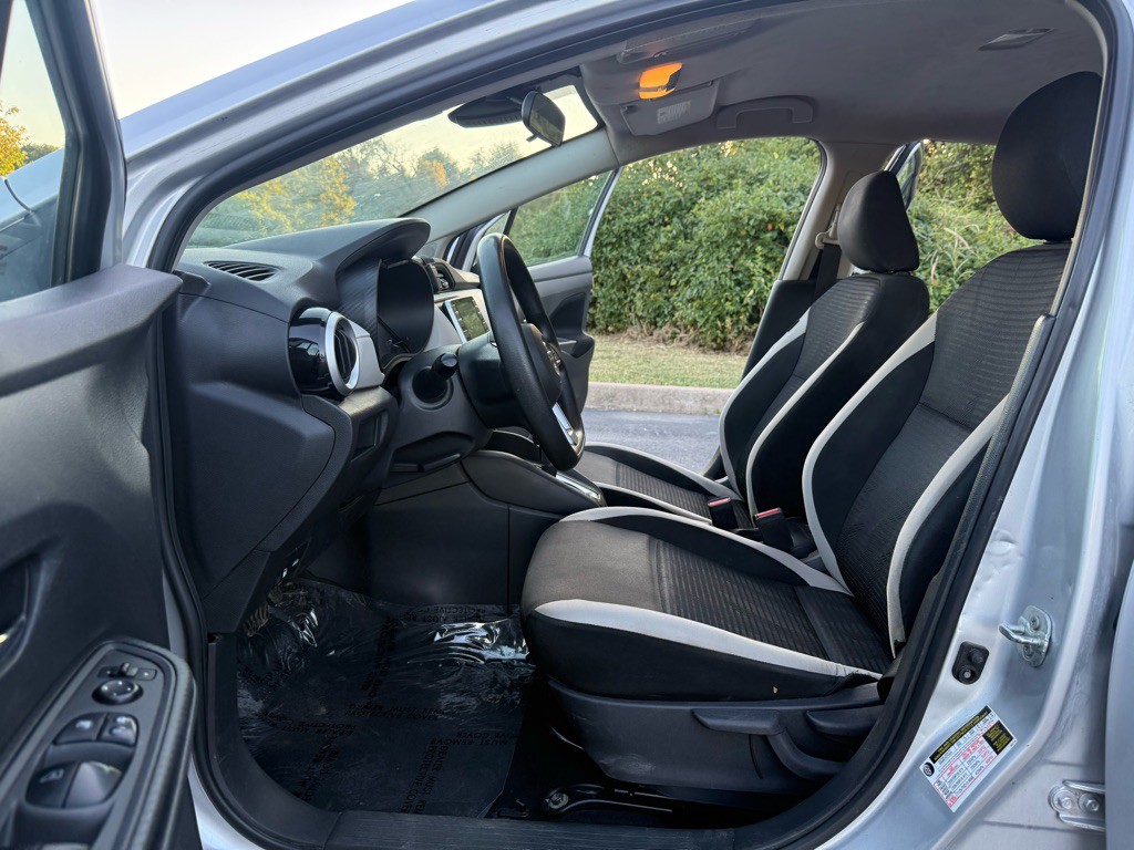 2021 Nissan Versa Image 10