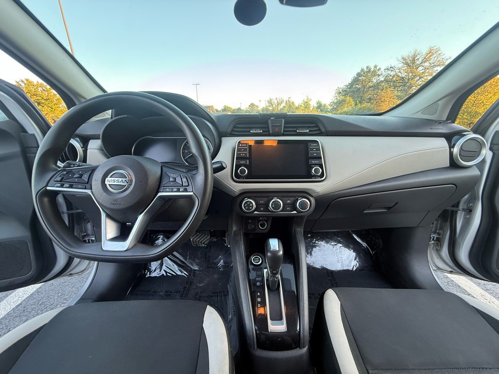 2021 Nissan Versa Image 11