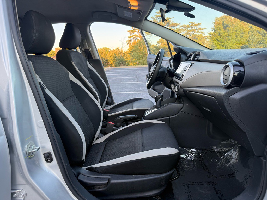 2021 Nissan Versa Image 12