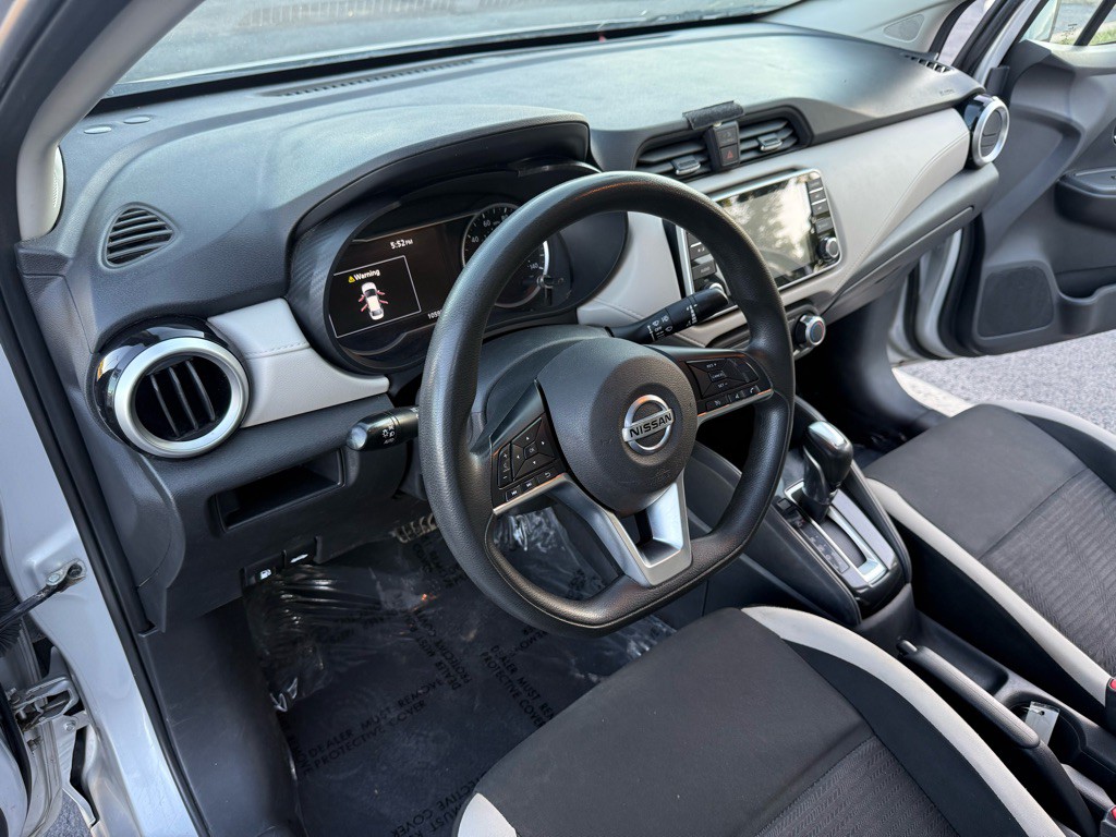 2021 Nissan Versa Image 13