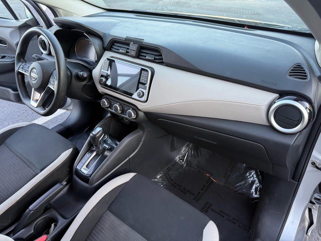 2021 Nissan Versa Image 15