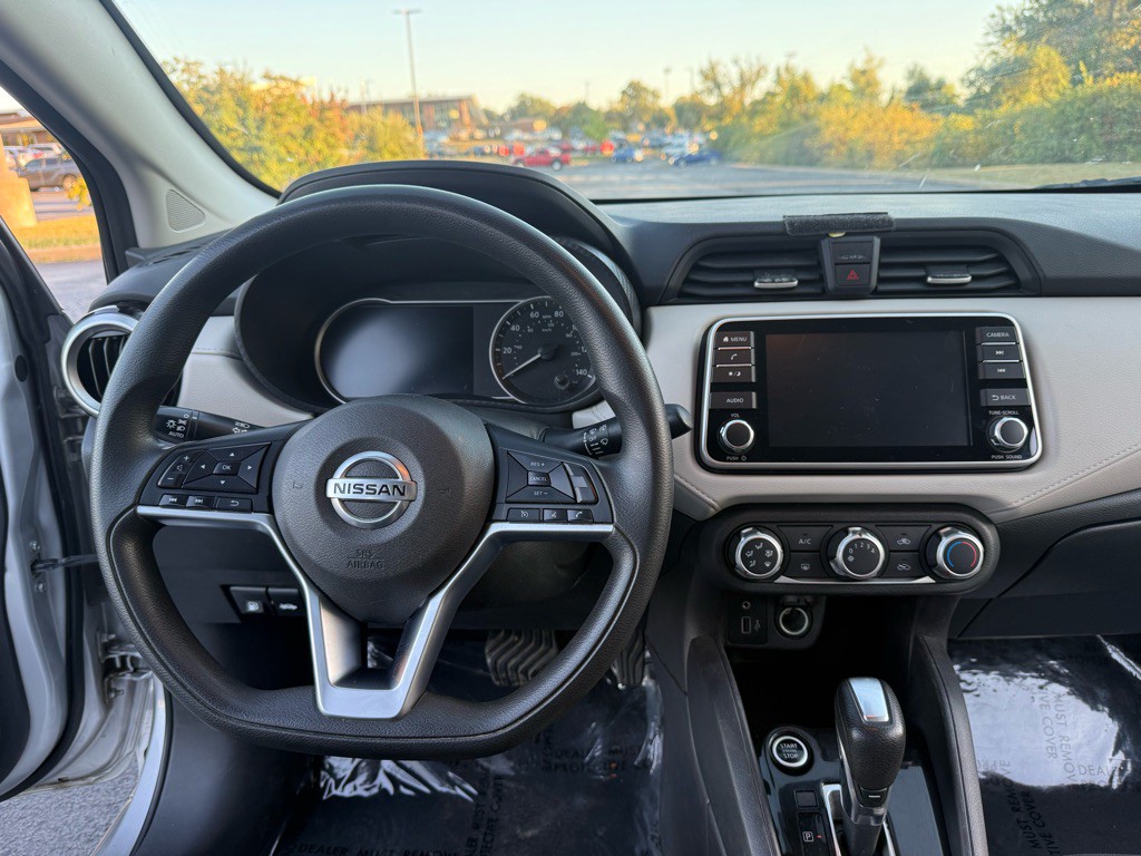 2021 Nissan Versa Image 16