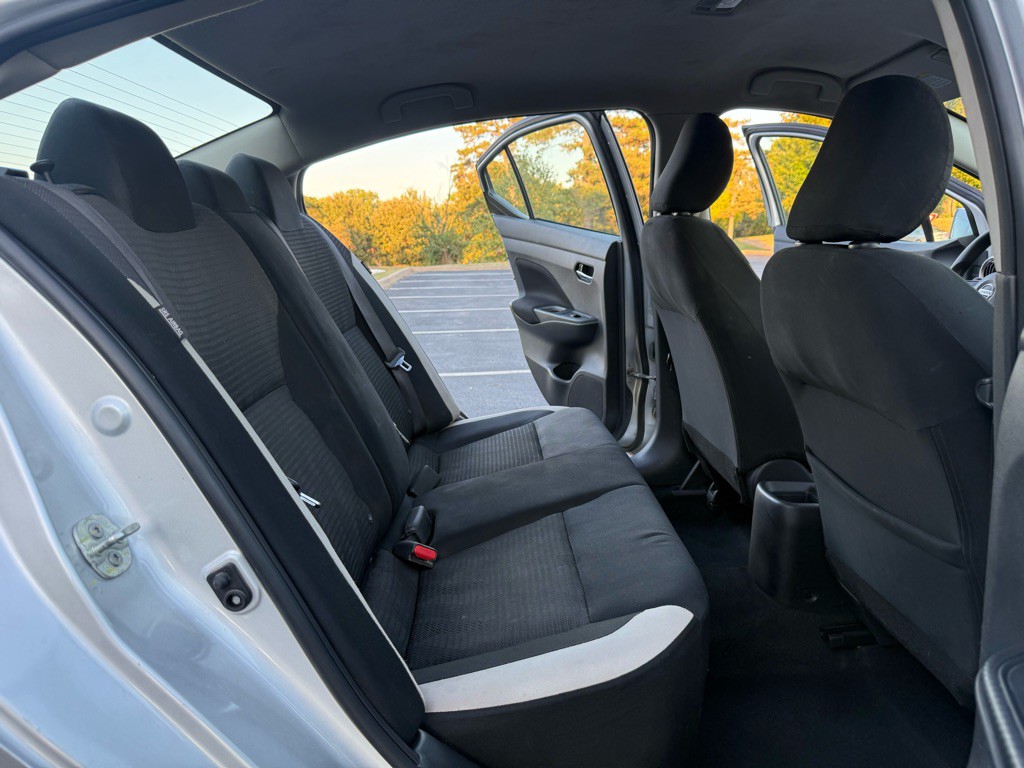 2021 Nissan Versa Image 20