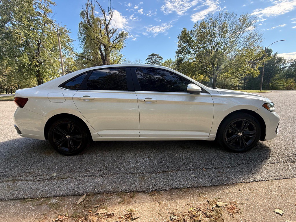 2023 Volkswagen Jetta Image 3