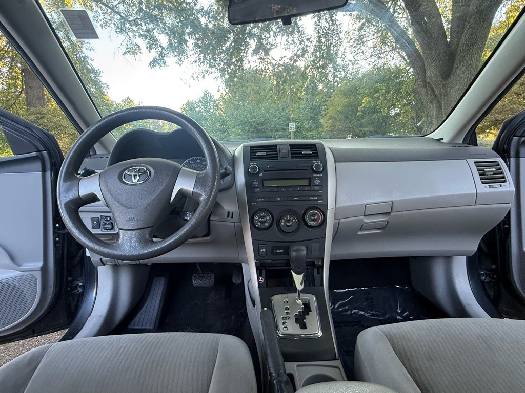 2010 Toyota Corolla Image 11
