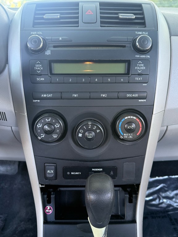 2010 Toyota Corolla Image 14