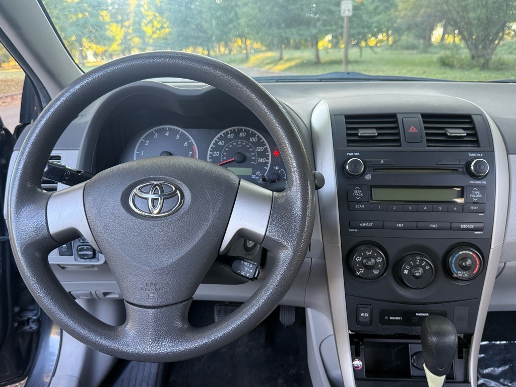 2010 Toyota Corolla Image 16