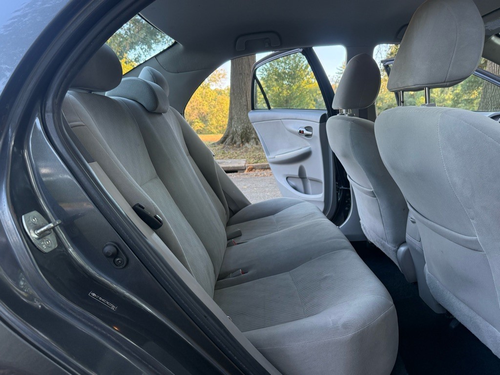 2010 Toyota Corolla Image 19