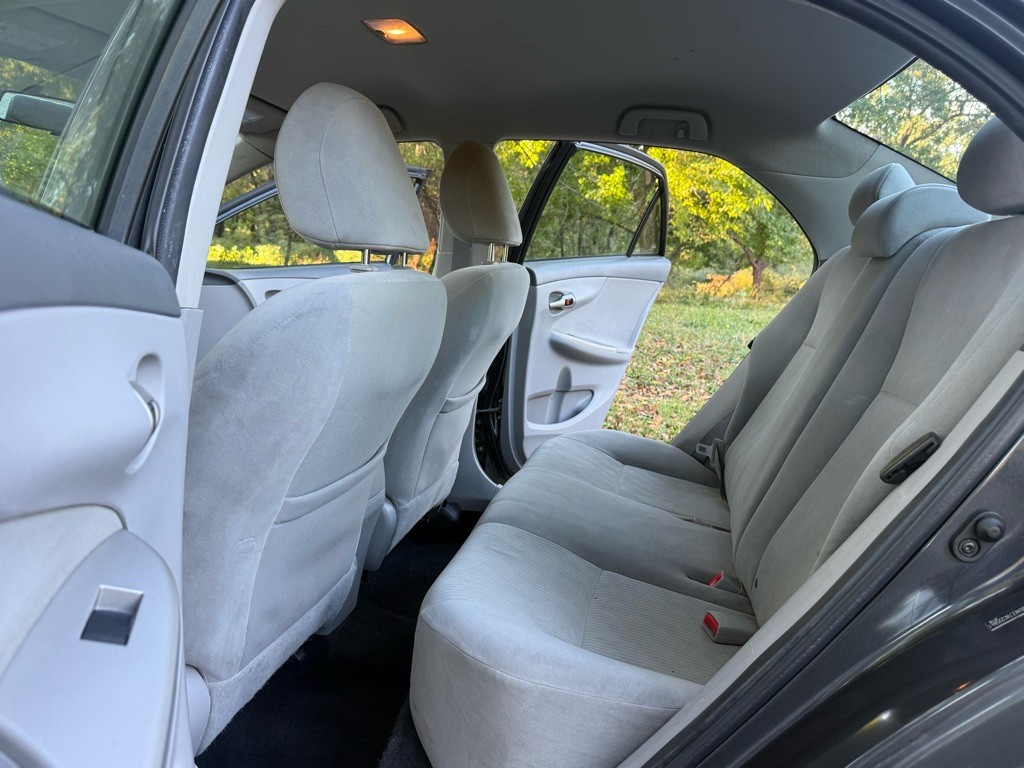 2010 Toyota Corolla Image 21