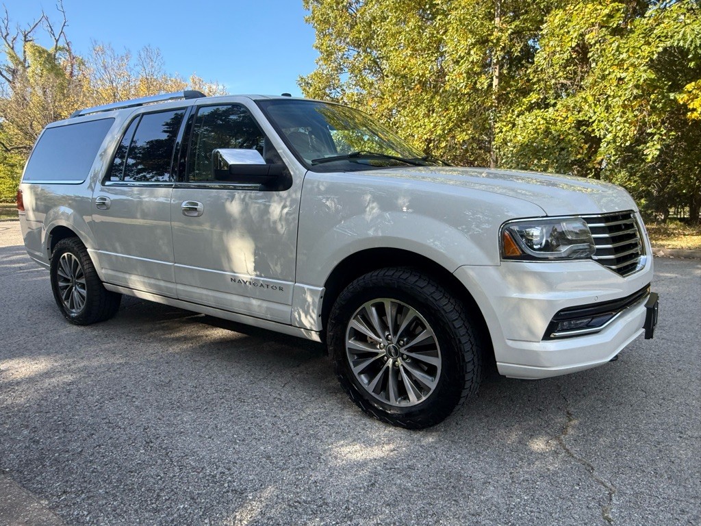 2016 Lincoln Navigator Image 4