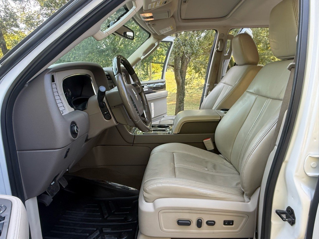 2016 Lincoln Navigator Image 7