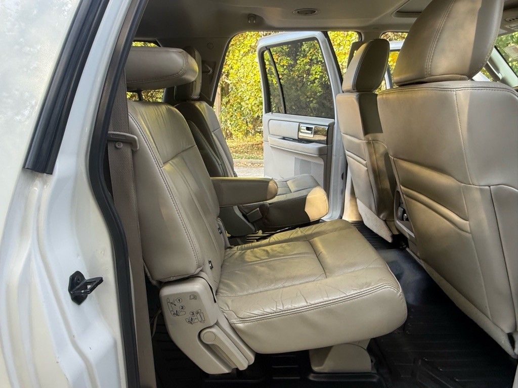 2016 Lincoln Navigator Image 18