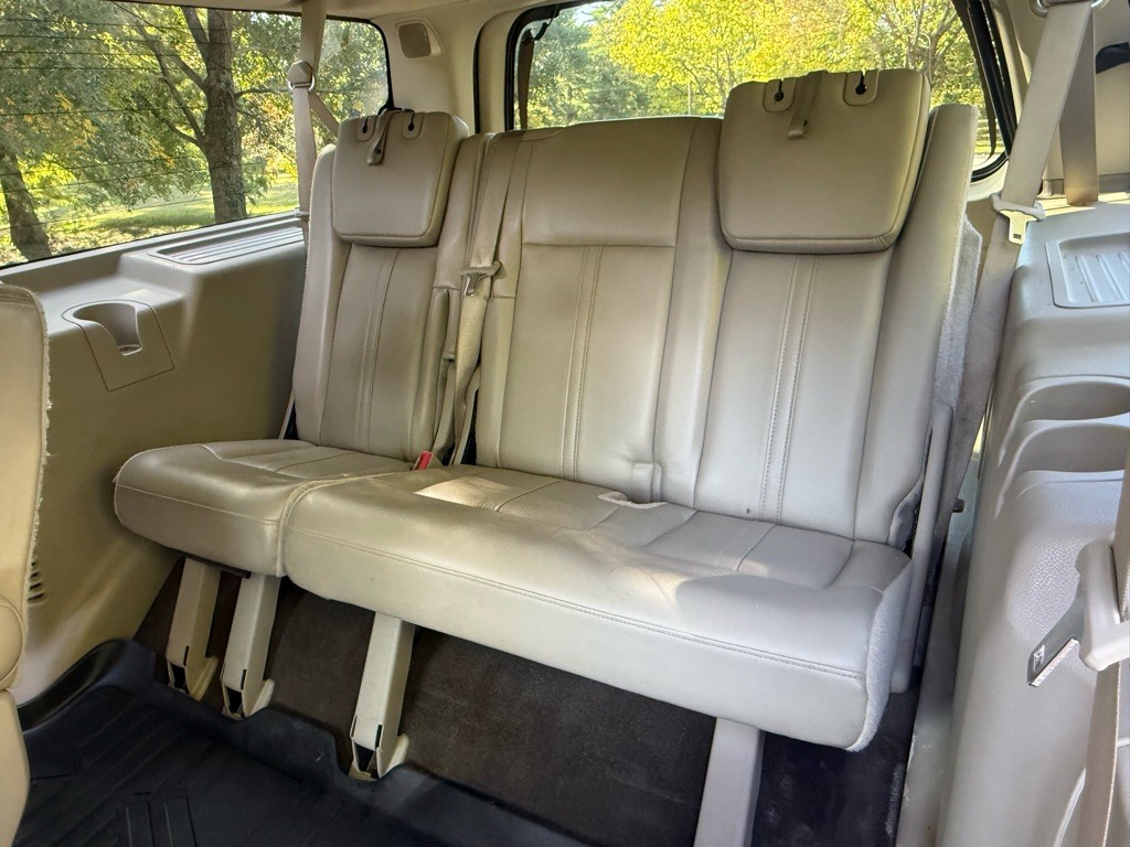 2016 Lincoln Navigator Image 23