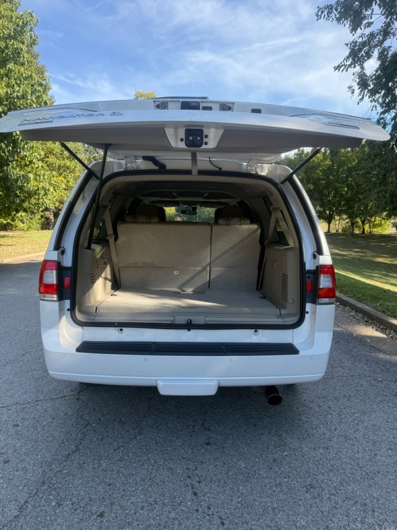 2016 Lincoln Navigator Image 24