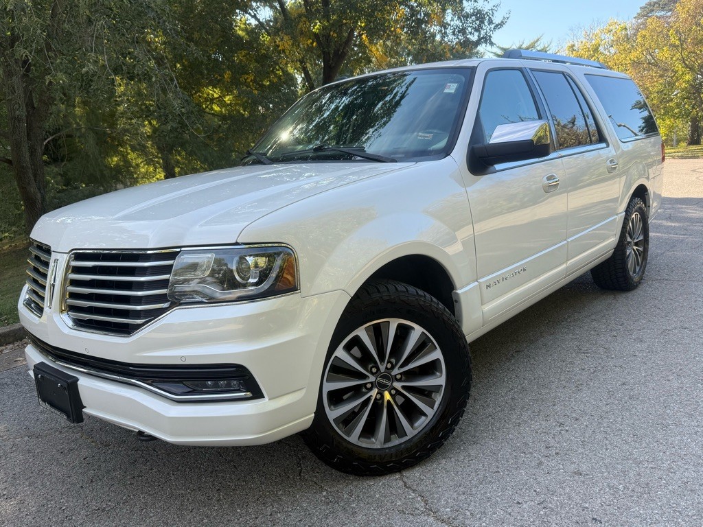 2016 Lincoln Navigator Image 25
