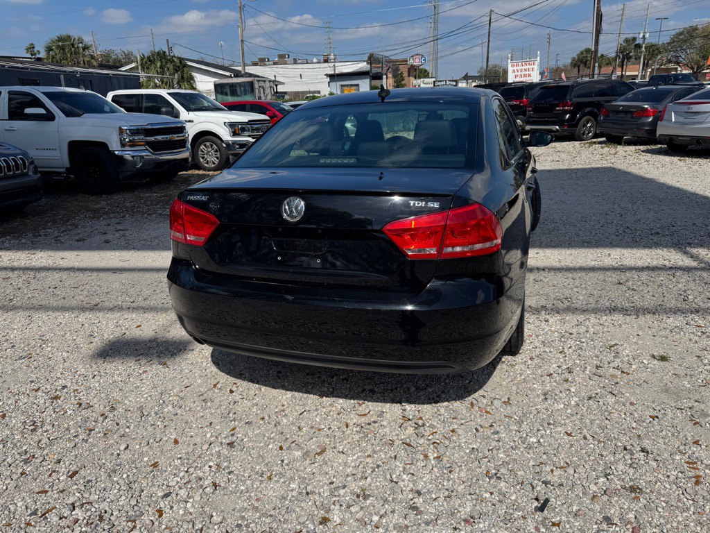 2012 Volkswagen Passat Image 5