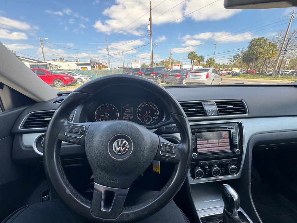 2012 Volkswagen Passat Image 9