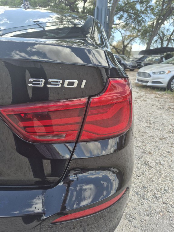 2017 BMW 3 Series Image 6