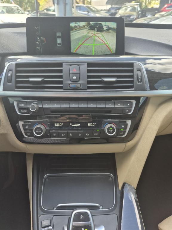 2017 BMW 3 Series Image 15