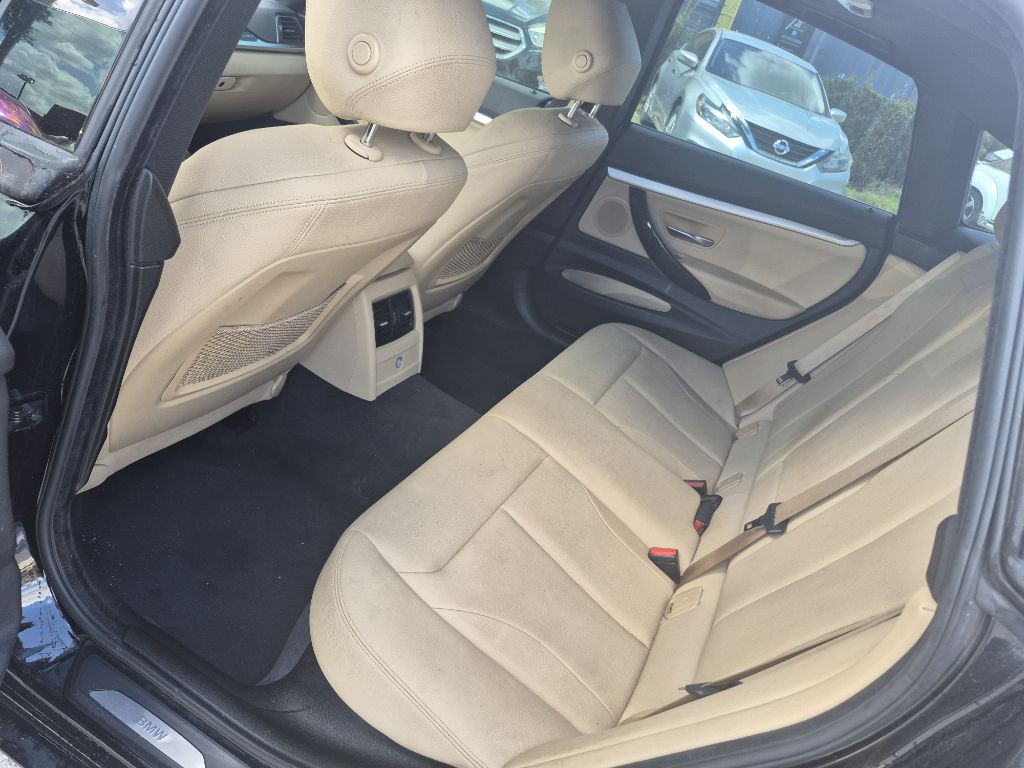 2017 BMW 3 Series Image 26
