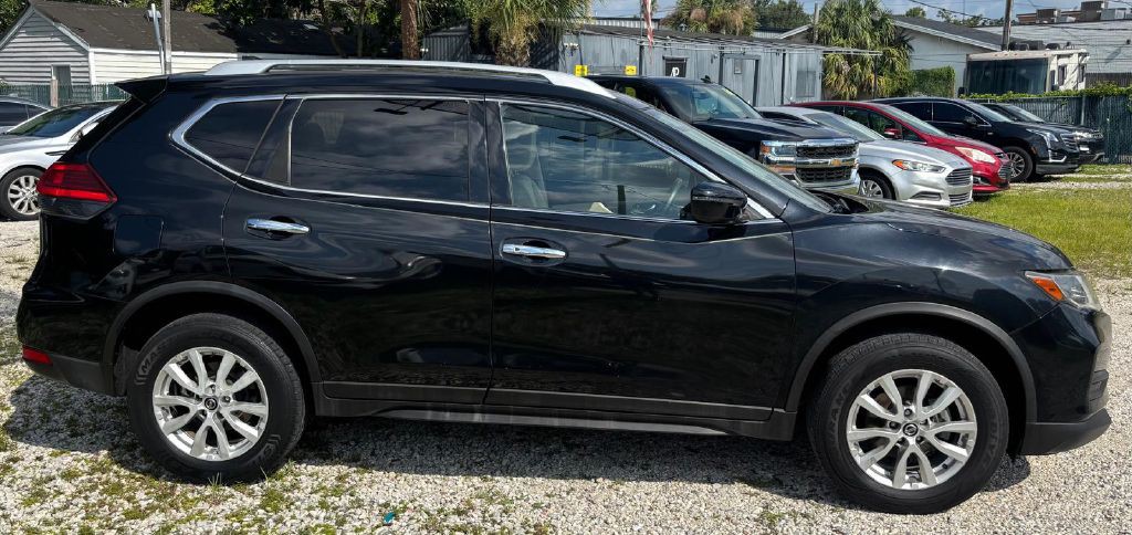 2017 Nissan Rogue Image 3