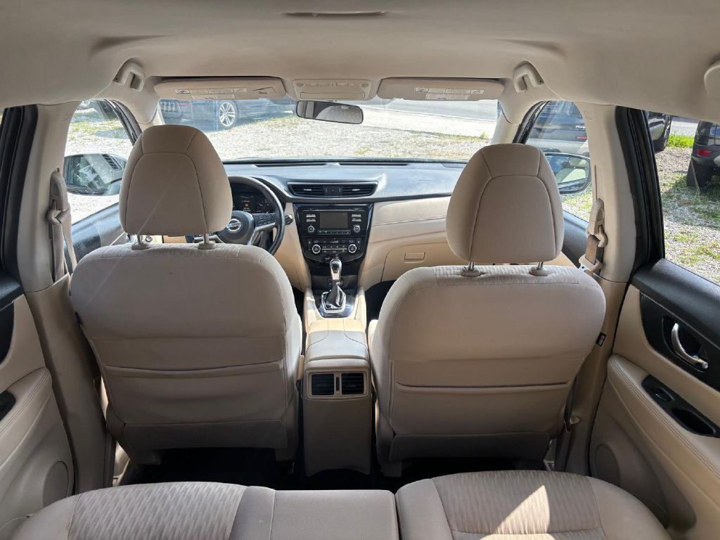 2017 Nissan Rogue Image 9