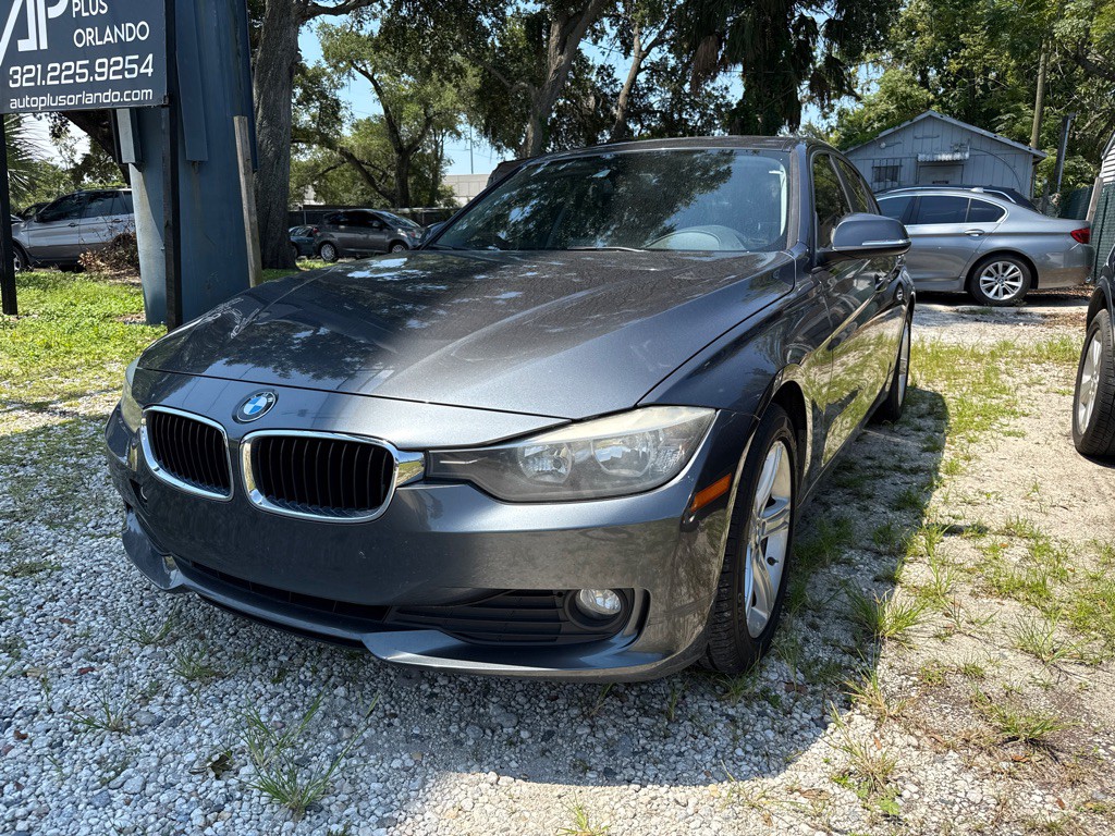 2014 BMW 3 Series Image 2