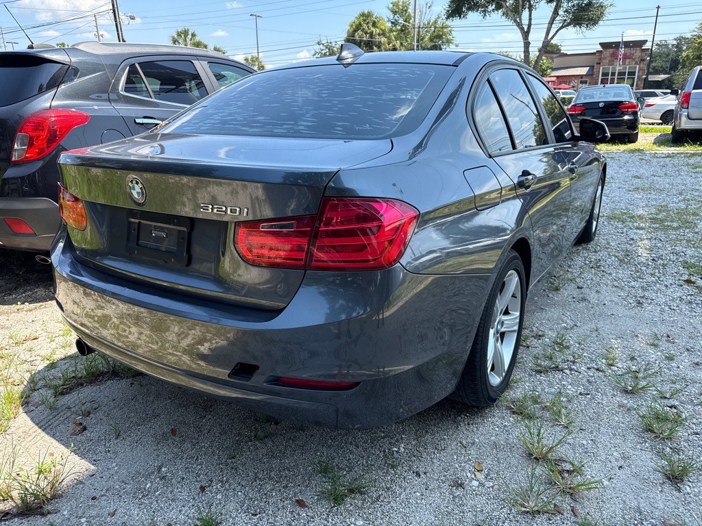 2014 BMW 3 Series Image 3