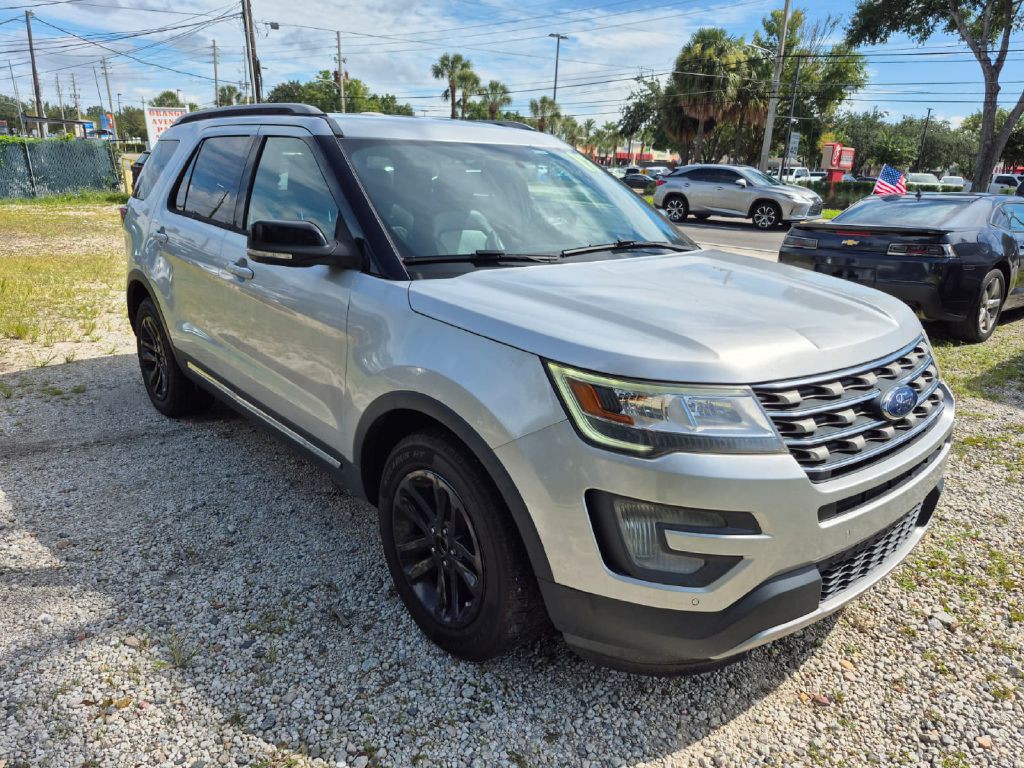 2017 Ford Explorer Image 2