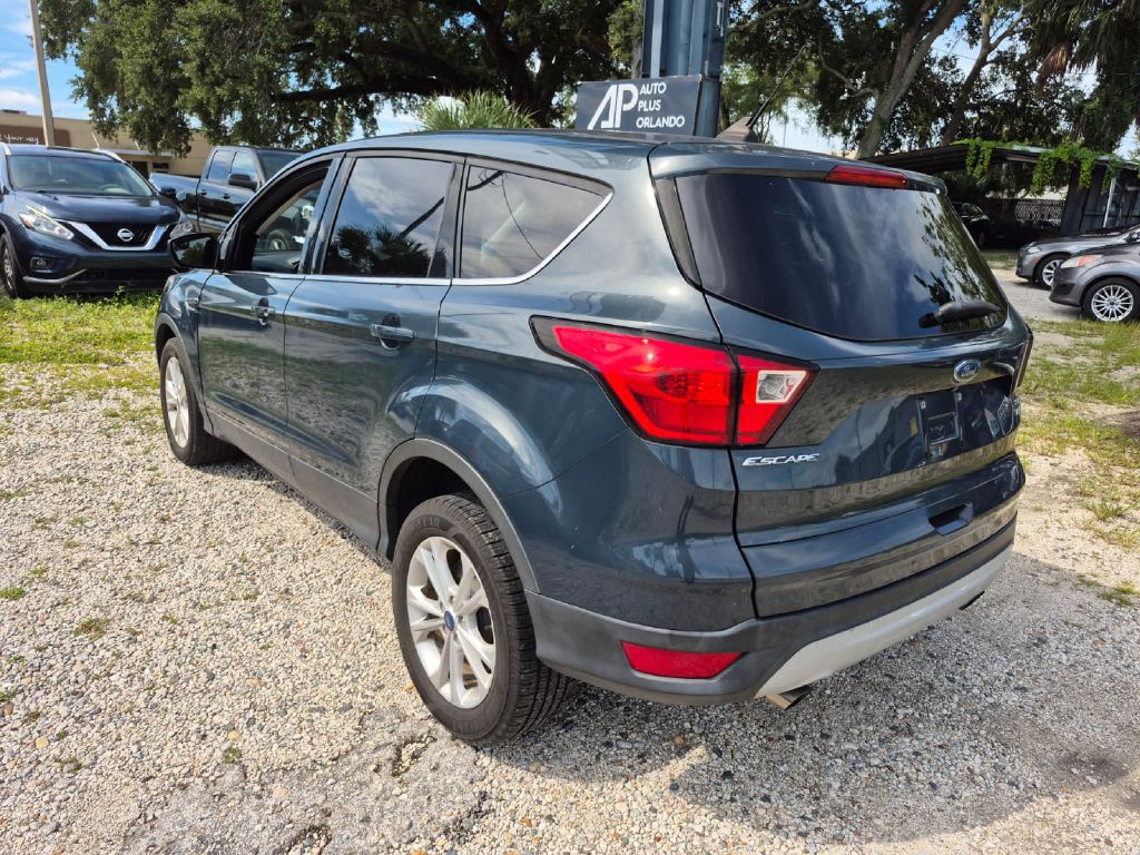 2019 Ford Escape Image 2