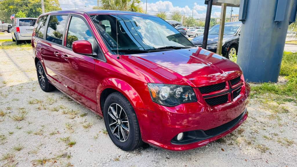 2015 Dodge Grand Caravan Image 1