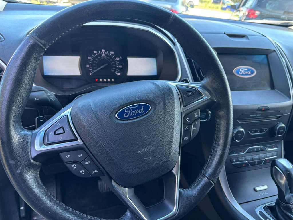 2017 Ford Edge Image 9