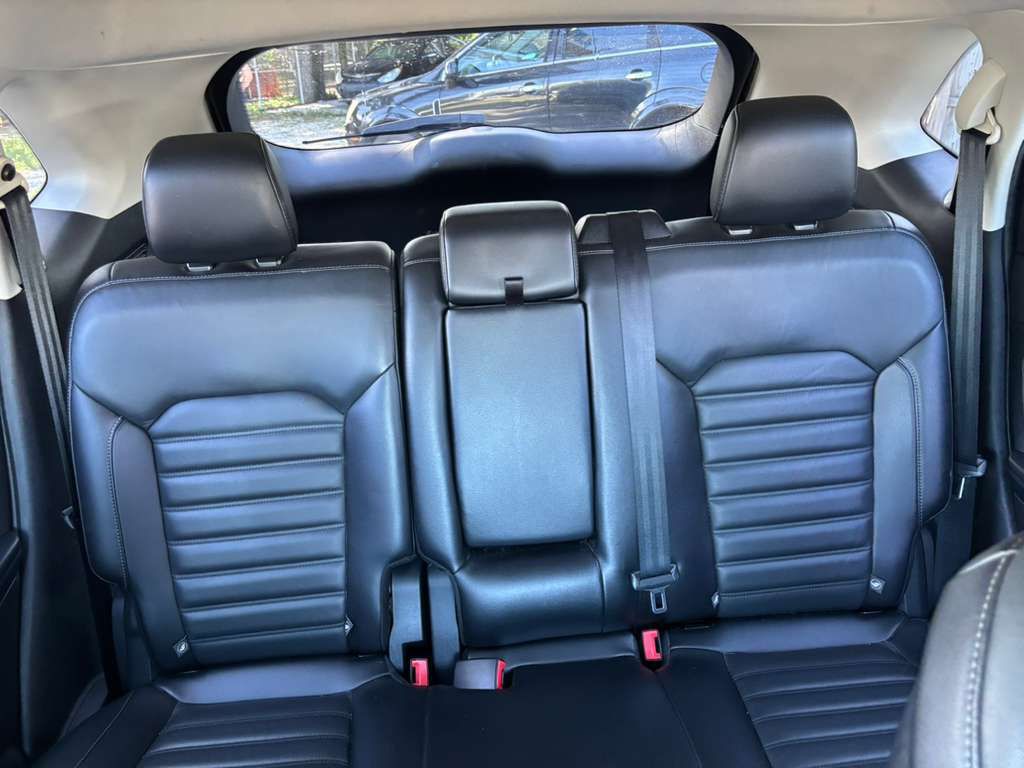 2017 Ford Edge Image 10