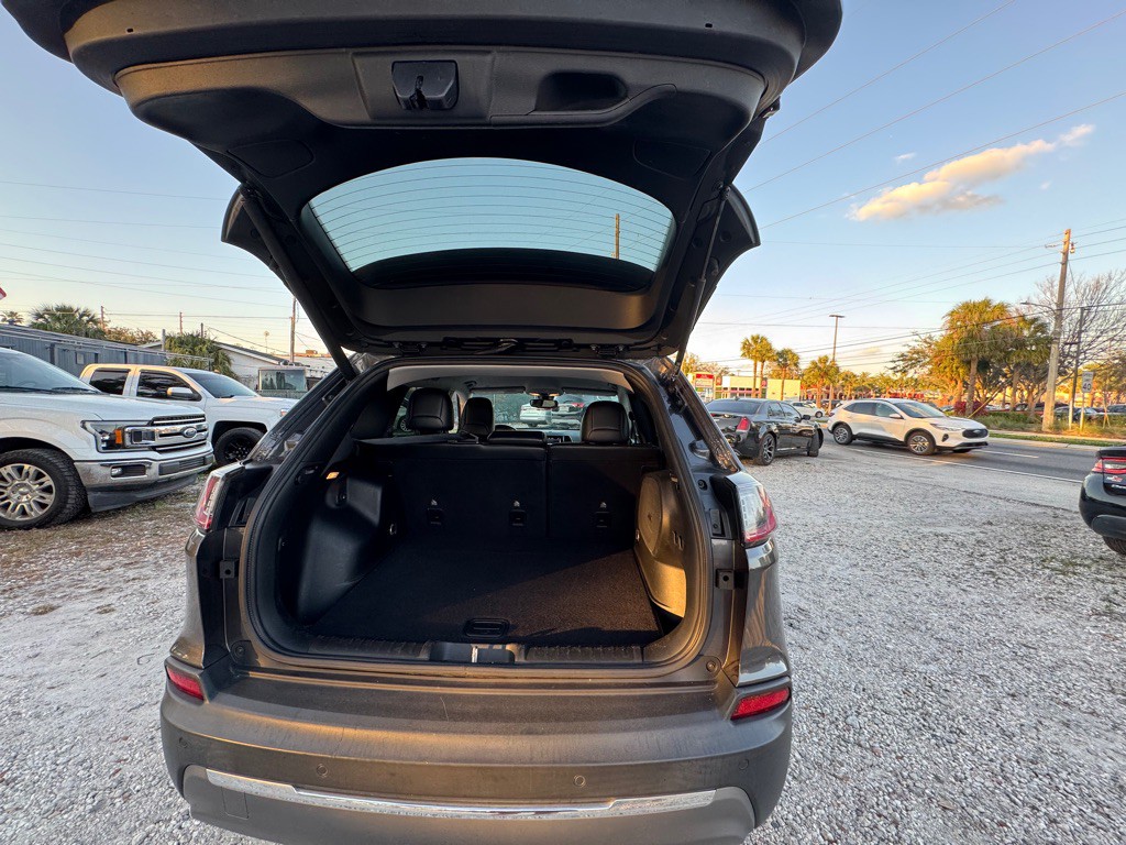 2020 Jeep Cherokee Image 8