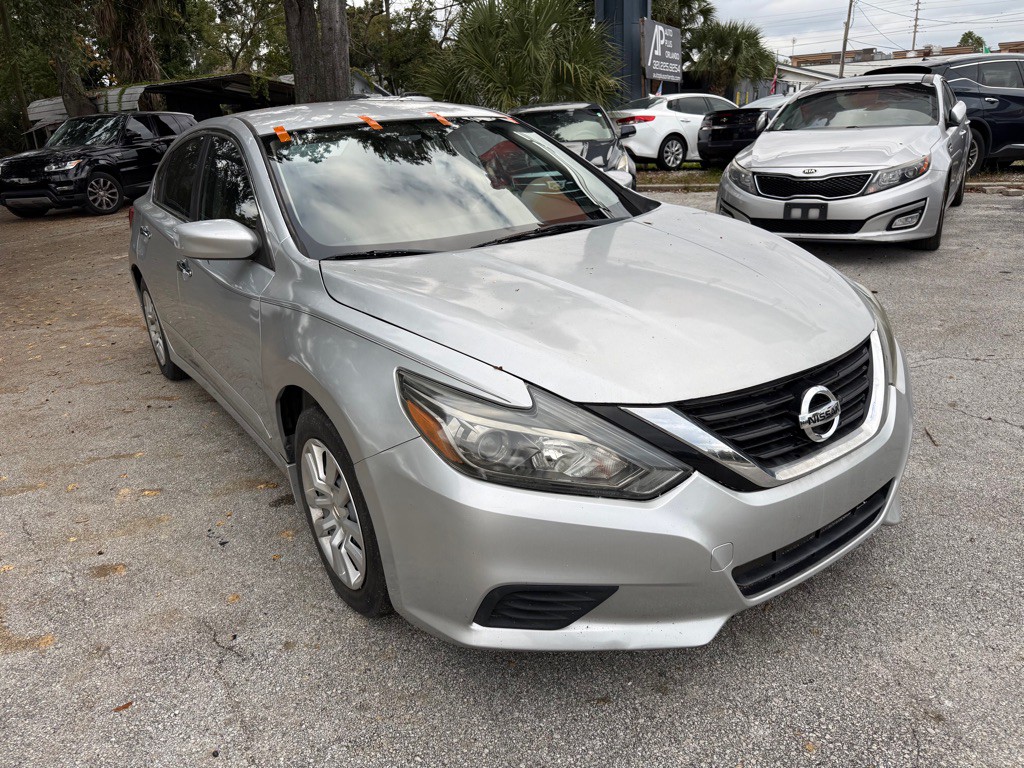 2017 Nissan Altima Image 2