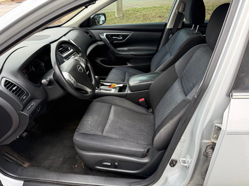 2017 Nissan Altima Image 5