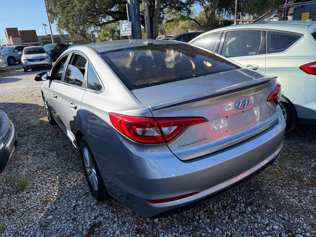 2017 Hyundai Sonata Image 2