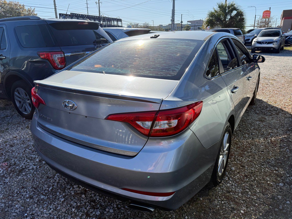 2017 Hyundai Sonata Image 3