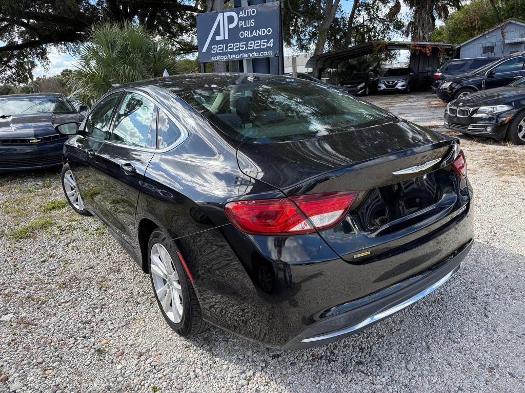 2016 Chrysler 200 Image 2